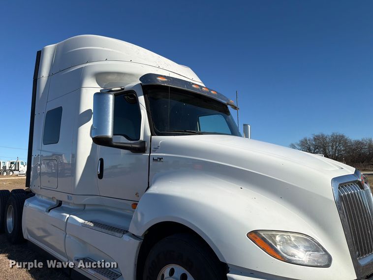 image for item ED5094 2019 International LT625 semi truck