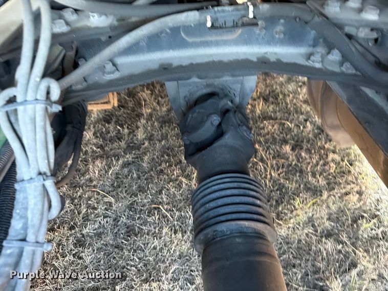 image for item ED5094 2019 International LT625 semi truck