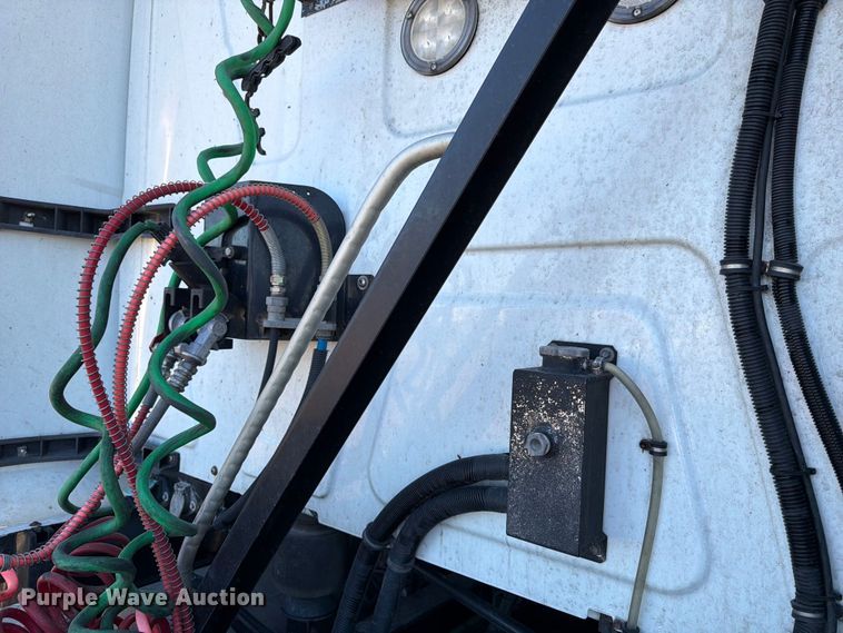 image for item ED5094 2019 International LT625 semi truck