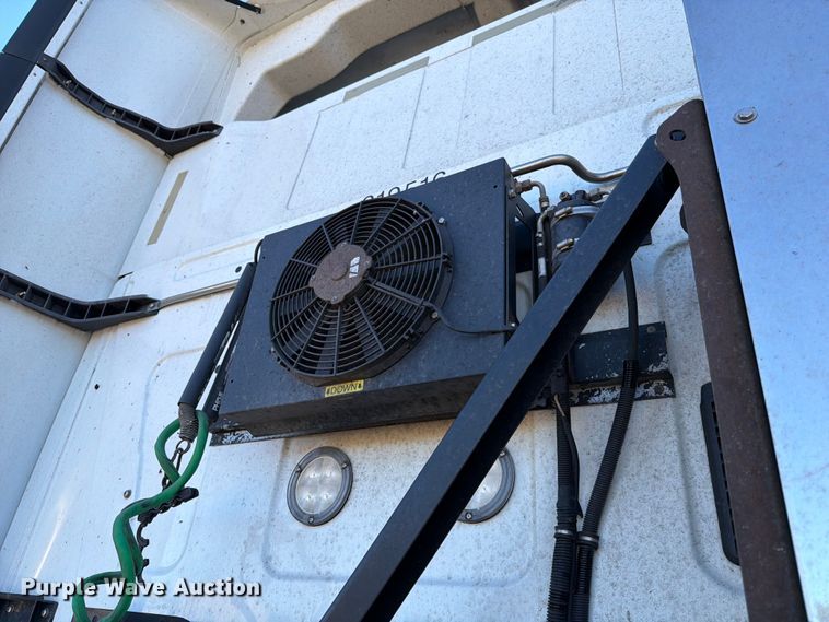 image for item ED5094 2019 International LT625 semi truck