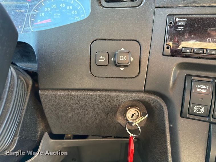 image for item ED5094 2019 International LT625 semi truck