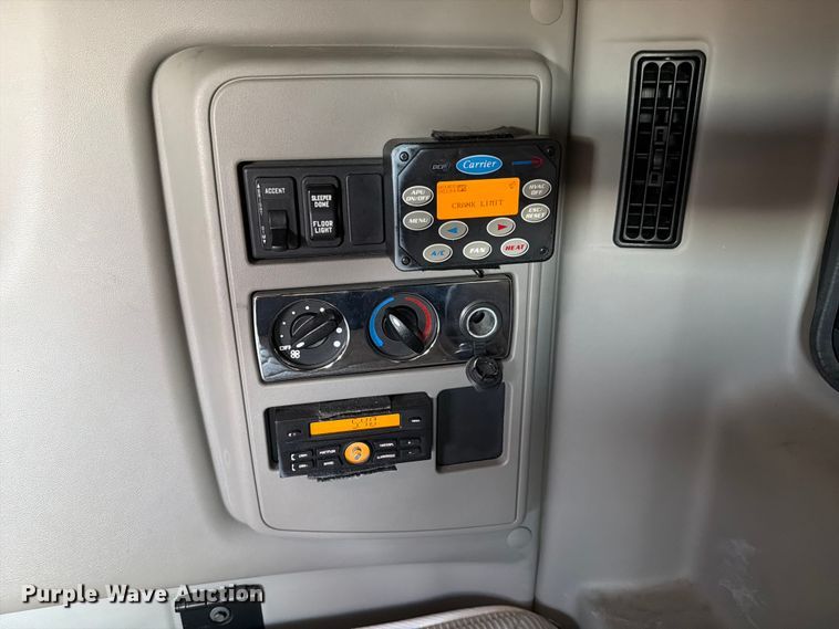 image for item ED5094 2019 International LT625 semi truck