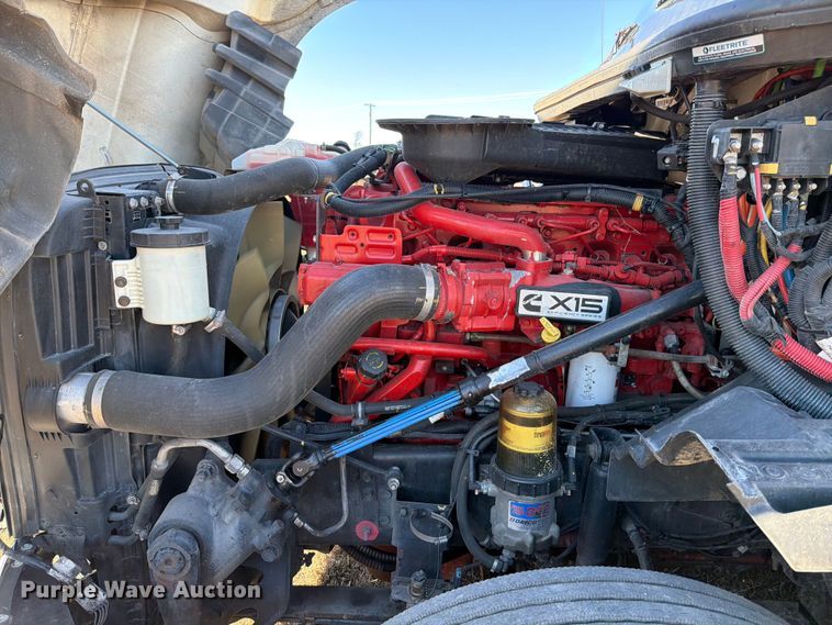 image for item ED5094 2019 International LT625 semi truck