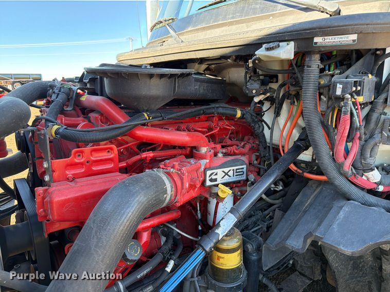 image for item ED5094 2019 International LT625 semi truck