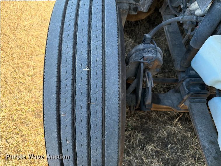 image for item ED5094 2019 International LT625 semi truck