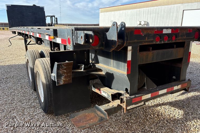 image for item EF6277 2011 Great Dane flatbed trailer
