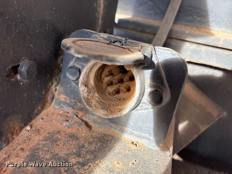 image for item EF6277 2011 Great Dane flatbed trailer