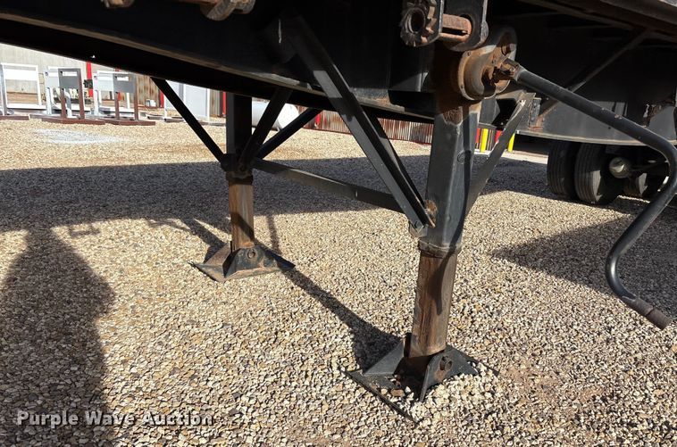 image for item EF6277 2011 Great Dane flatbed trailer