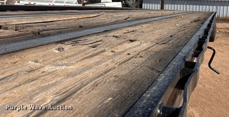 image for item EF6304 1999 Fountaine flatbed trailer