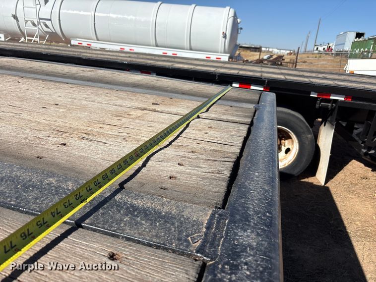 image for item EF6304 1999 Fountaine flatbed trailer