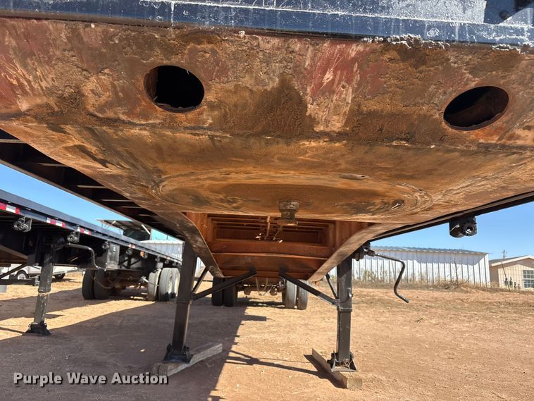 image for item EF6304 1999 Fountaine flatbed trailer