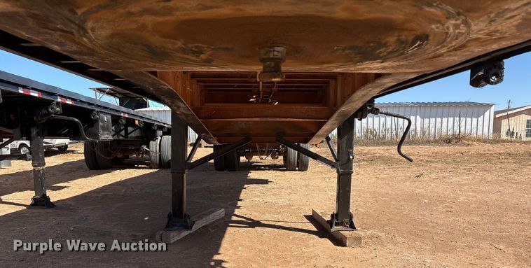 image for item EF6304 1999 Fountaine flatbed trailer