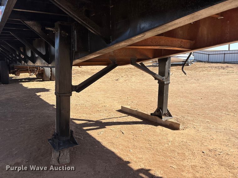 image for item EF6304 1999 Fountaine flatbed trailer