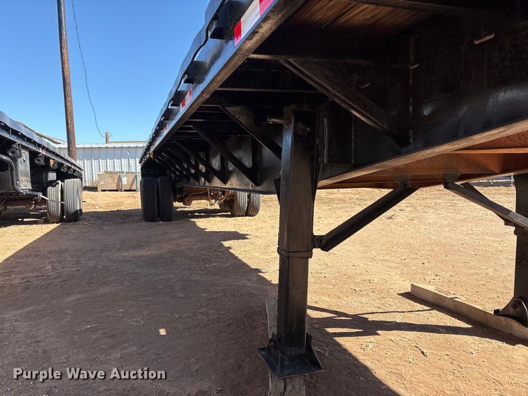 image for item EF6304 1999 Fountaine flatbed trailer