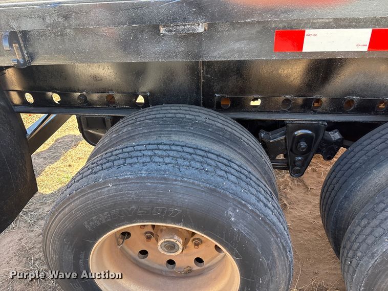 image for item EF6304 1999 Fountaine flatbed trailer