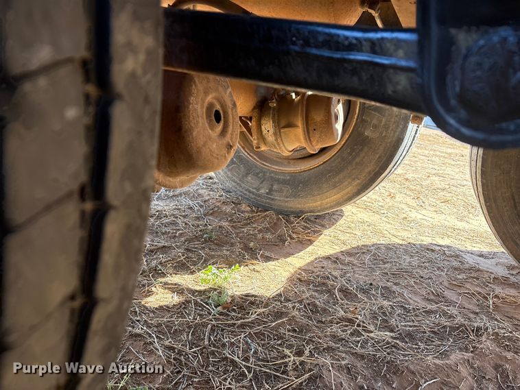 image for item EF6304 1999 Fountaine flatbed trailer