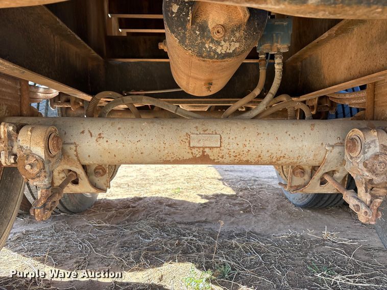 image for item EF6304 1999 Fountaine flatbed trailer