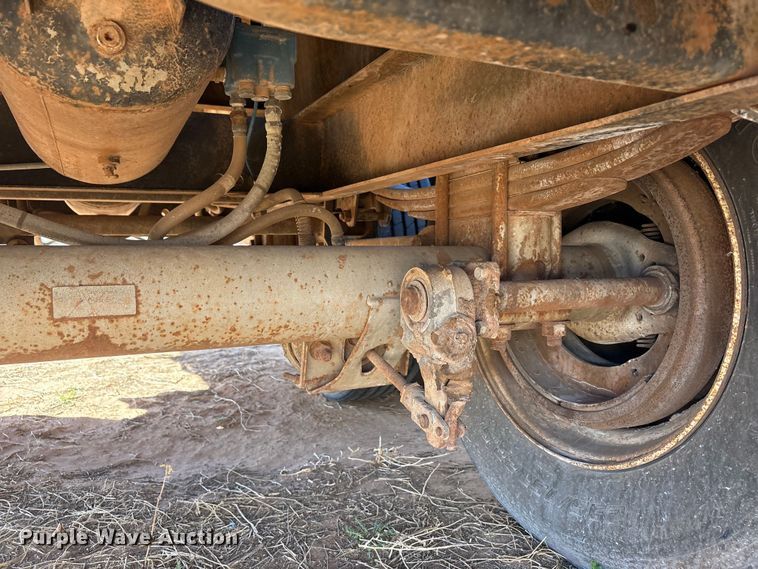 image for item EF6304 1999 Fountaine flatbed trailer