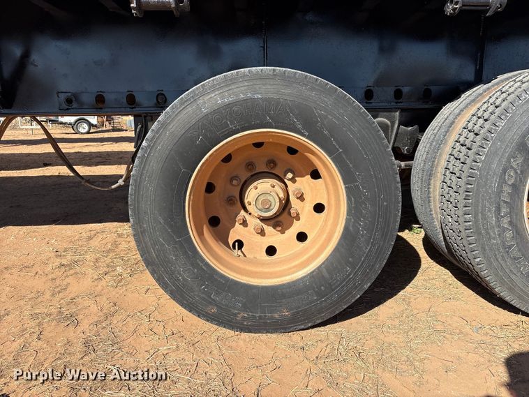 image for item EF6304 1999 Fountaine flatbed trailer