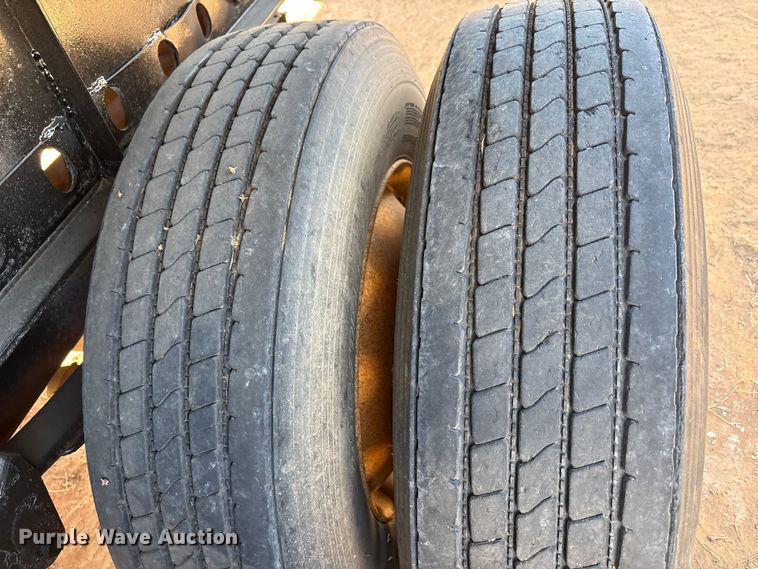 image for item EF6304 1999 Fountaine flatbed trailer