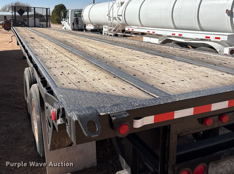 image for item EF6305 1987 Trailermobile flatbed trailer