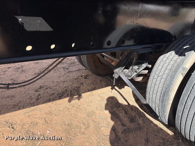 image for item EF6305 1987 Trailermobile flatbed trailer