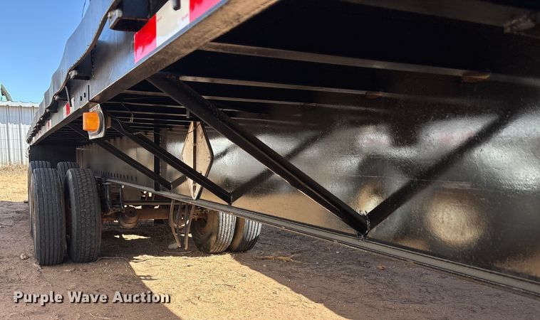 image for item EF6305 1987 Trailermobile flatbed trailer