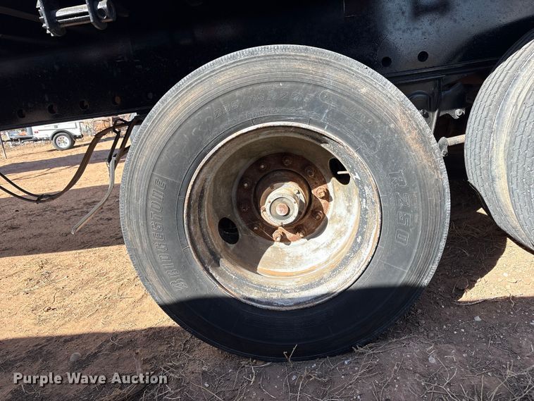 image for item EF6305 1987 Trailermobile flatbed trailer