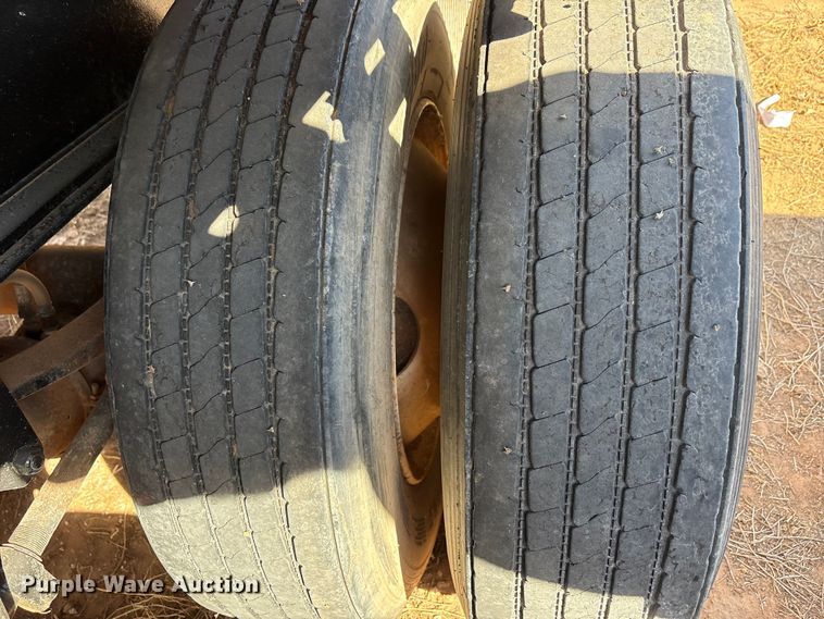 image for item EF6305 1987 Trailermobile flatbed trailer