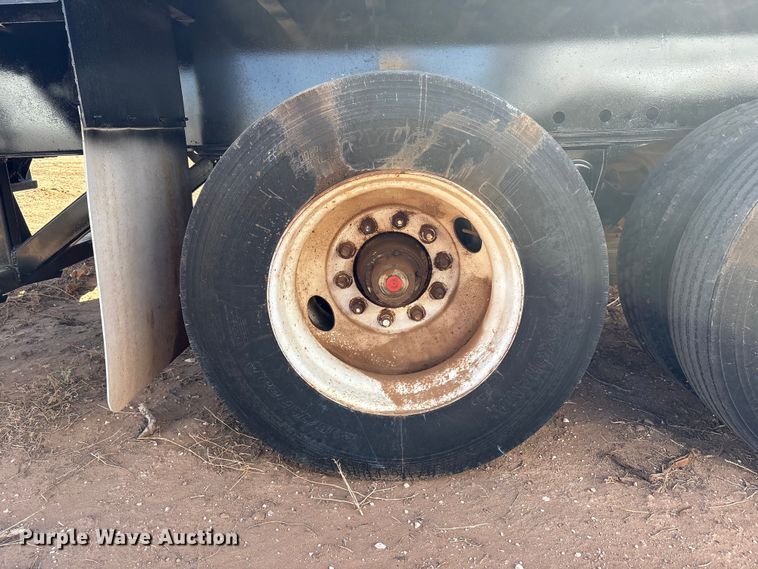 image for item EF6305 1987 Trailermobile flatbed trailer