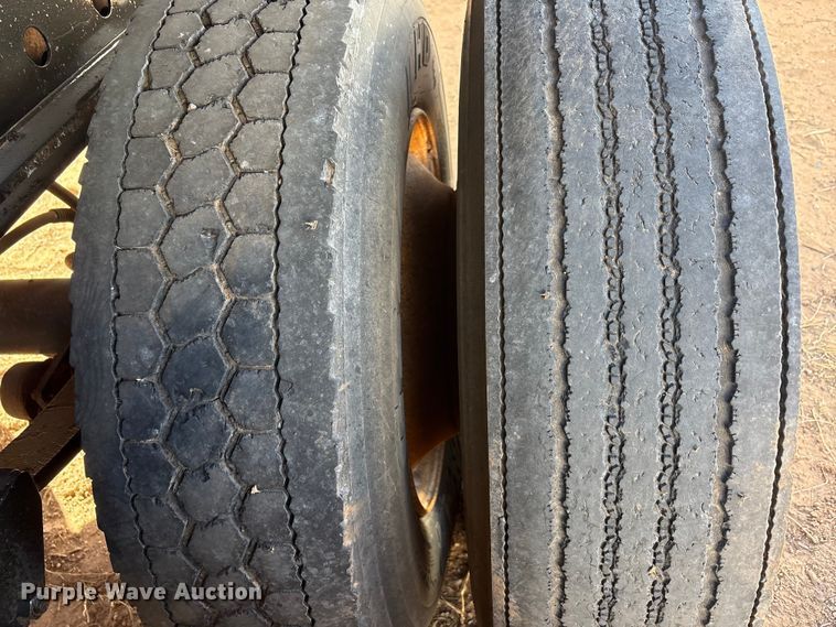 image for item EF6305 1987 Trailermobile flatbed trailer