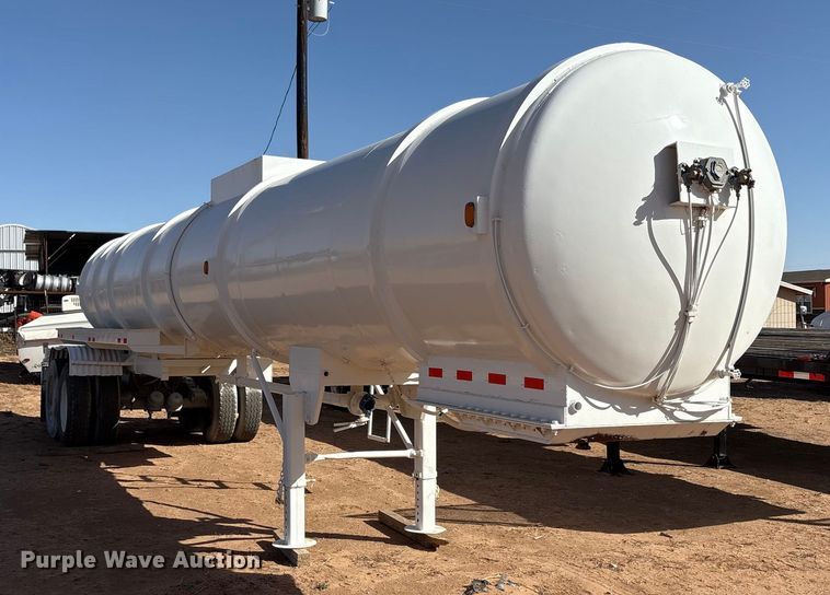 image for item EF6306 2007 Shop Built 130BBL vacuum trailer