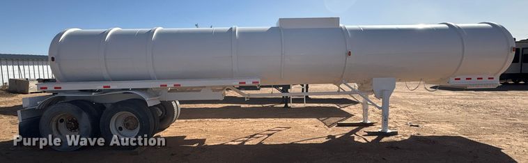 image for item EF6306 2007 Shop Built 130BBL vacuum trailer
