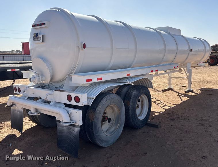image for item EF6306 2007 Shop Built 130BBL vacuum trailer