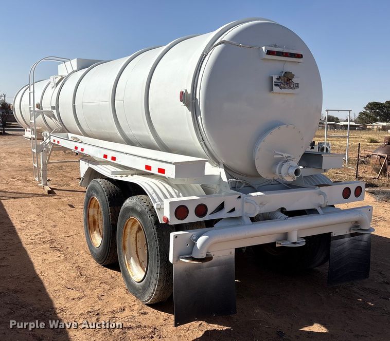 image for item EF6306 2007 Shop Built 130BBL vacuum trailer