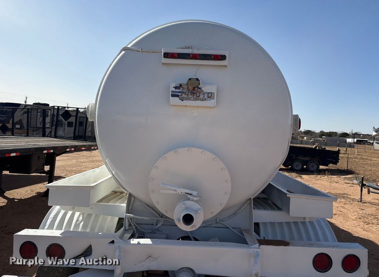 image for item EF6306 2007 Shop Built 130BBL vacuum trailer