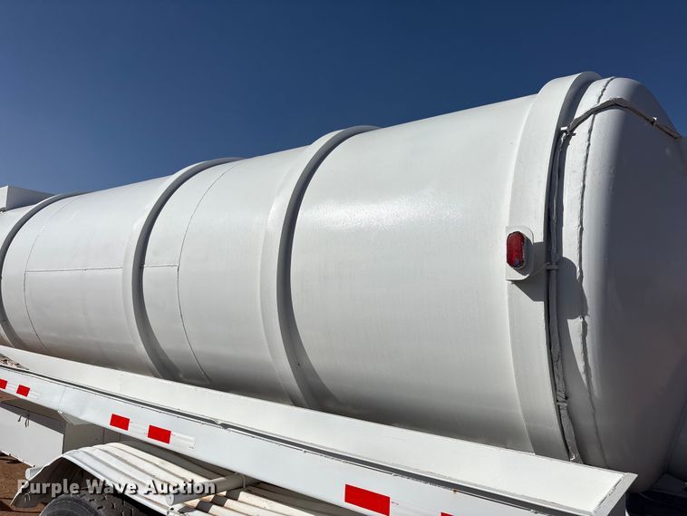 image for item EF6306 2007 Shop Built 130BBL vacuum trailer