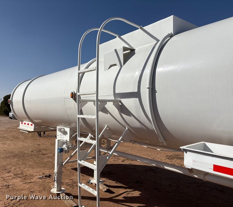 image for item EF6306 2007 Shop Built 130BBL vacuum trailer