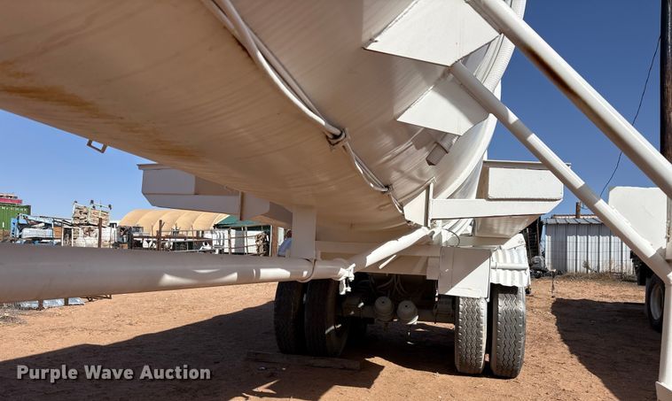 image for item EF6306 2007 Shop Built 130BBL vacuum trailer