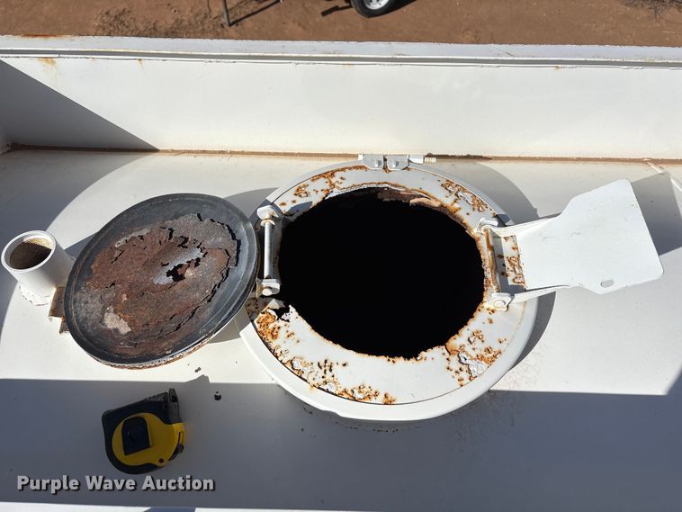 image for item EF6306 2007 Shop Built 130BBL vacuum trailer