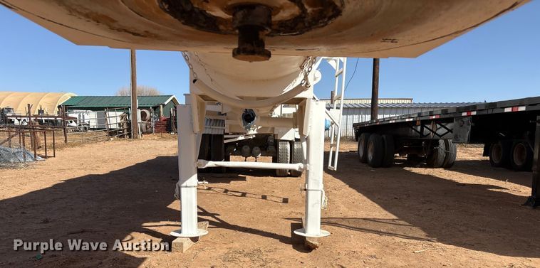 image for item EF6306 2007 Shop Built 130BBL vacuum trailer