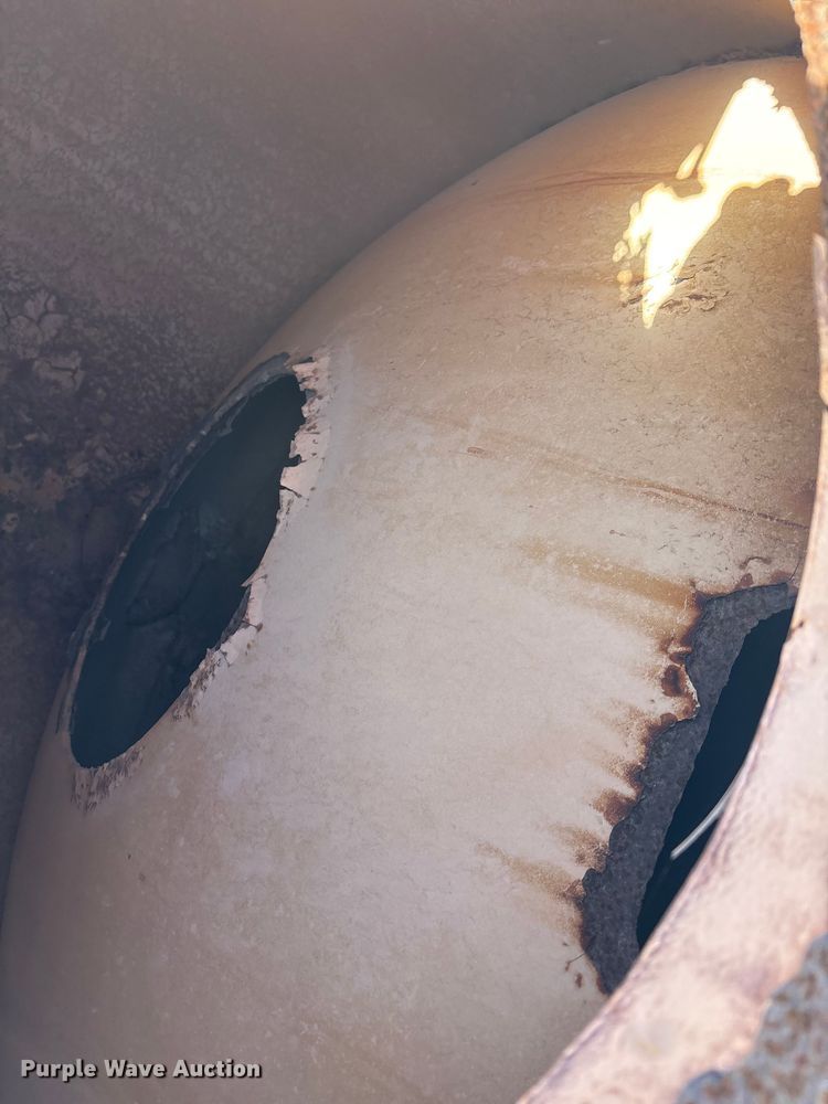 image for item EF6306 2007 Shop Built 130BBL vacuum trailer