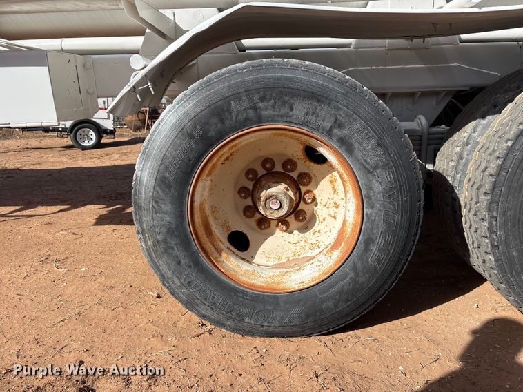 image for item EF6306 2007 Shop Built 130BBL vacuum trailer