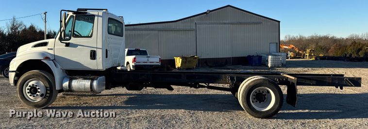 image for item EN0789 2011 International 4300 truck cab and chassis