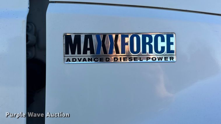 image for item EN0789 2011 International 4300 truck cab and chassis