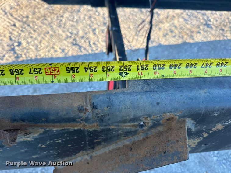 image for item EN0789 2011 International 4300 truck cab and chassis