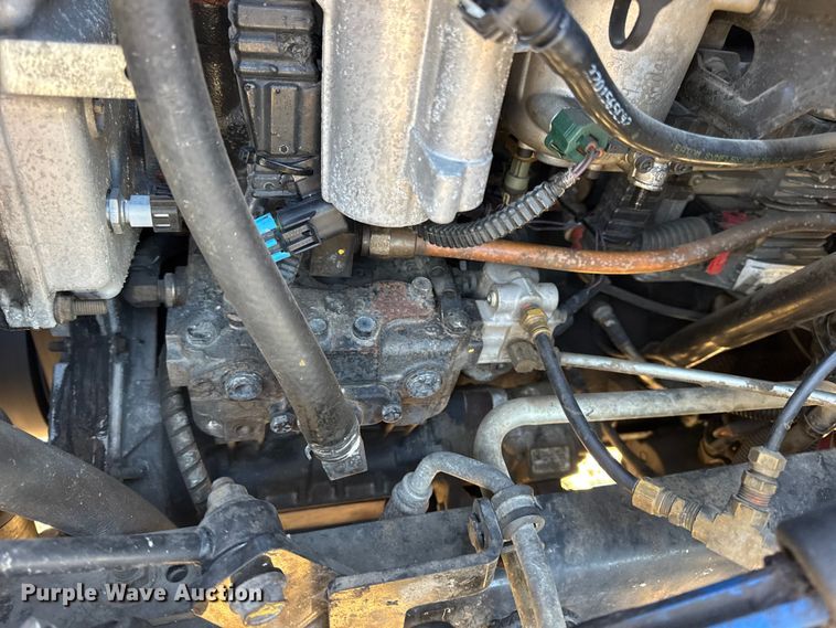 image for item EN0789 2011 International 4300 truck cab and chassis