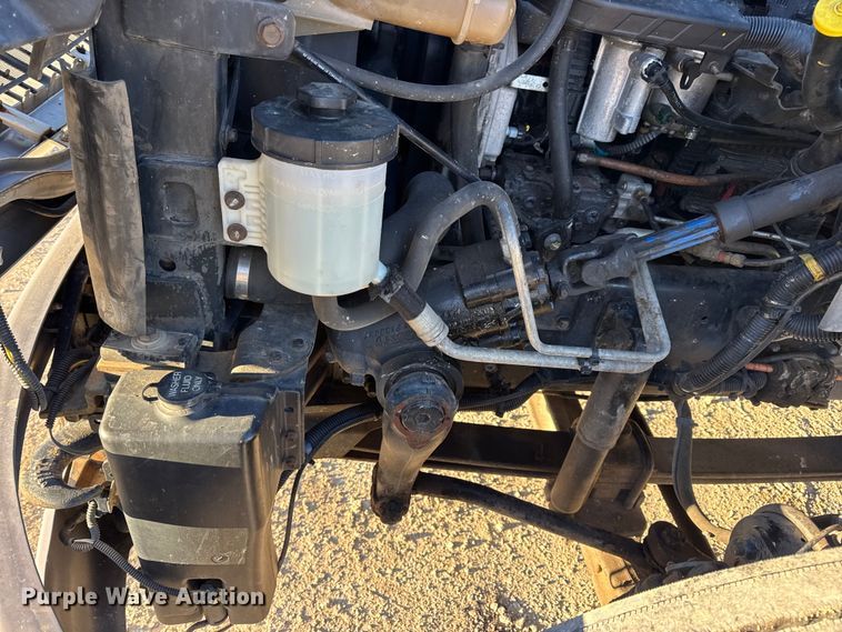 image for item EN0789 2011 International 4300 truck cab and chassis