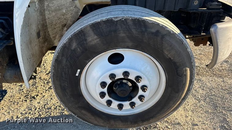 image for item EN0789 2011 International 4300 truck cab and chassis