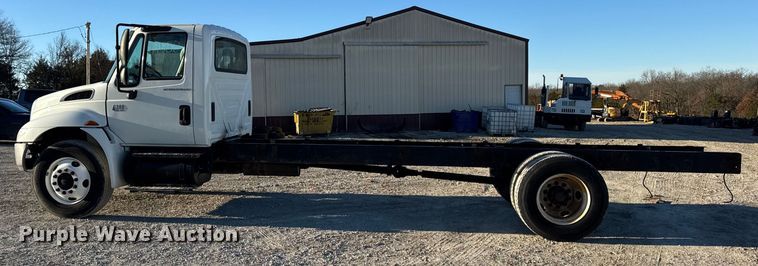 image for item EN0790 2007 International 4300 truck cab and chassis